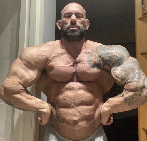 hungrymascboy - young masc sub