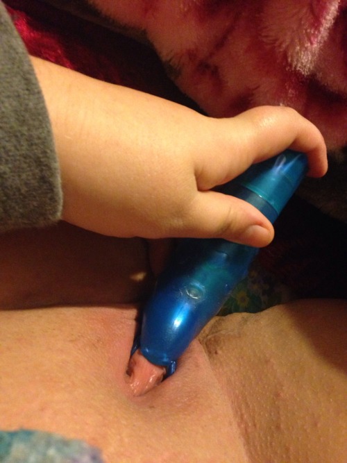princesskinkyslut:  Thought I’d play with my toy tonight ! Felt amazing !