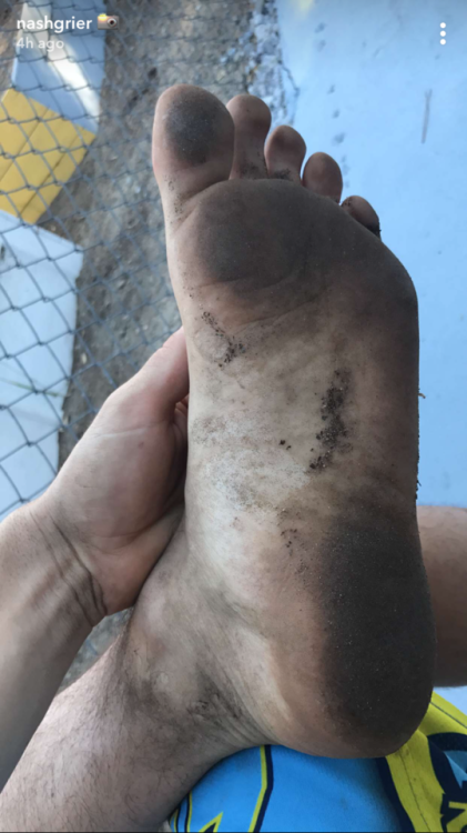 jbiebsfeet: justinbieberfeet: I dont like dirty but this is kinda hot. Holy fuck this is so hot