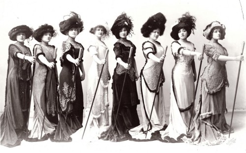 carolathhabsburg:“Beauty Line”. Circa 1911.