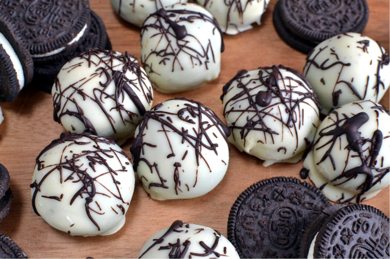 lustingfood:  No Bake Oreo Truffles