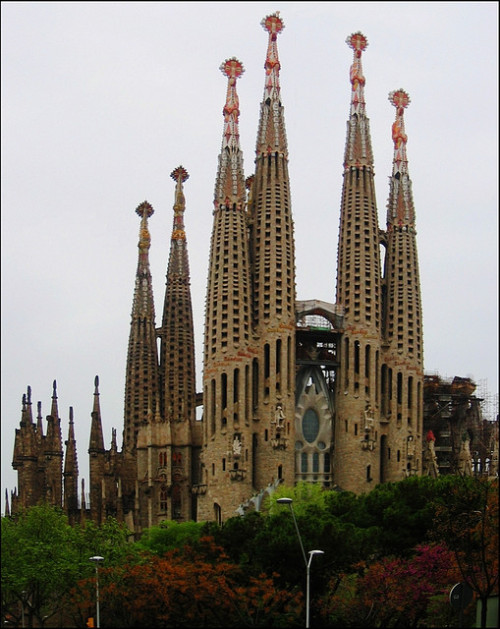 The Passion facade of Sagrada Familia, Barcelona, Spain (by guillenperez).