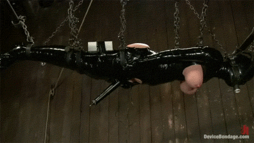 mybondagequeen:  click to see more sexy bondage 