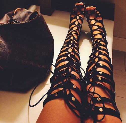 Porn photo girly-things-by-zoe:  chanel-and-louboutins: