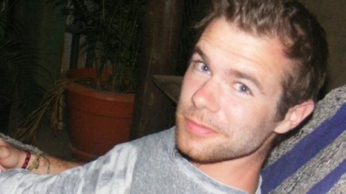 drunkblogging:  tumblinwithhotties:  mybiggaytumblog:  Meet Scott Jones.  On Saturday, October 12th, he was viciously attacked for being gay.  His 19 y.o. attacker stabbed him in the back multiple times, severing his spinal cord and leaving him paralyzed