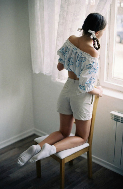 thatiswhatlittlegirlsaremadeof:  Watching and waiting for Daddy.