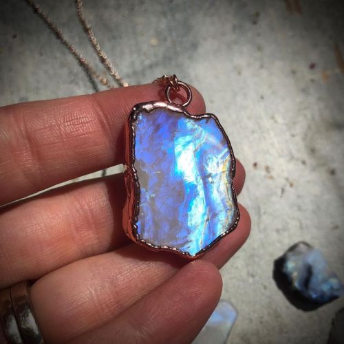 Sooooo happy to announce that I’m working on another batch of these magical, raw #Moonstone pendants