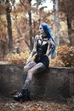 gothicandamazing:  Model: BLUE ASTRIDPhoto: GoldfinchWelcome to Gothic and Amazing |www.gothicandamazing.com