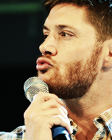 angelinasjoli:  jensen ackles + lips 