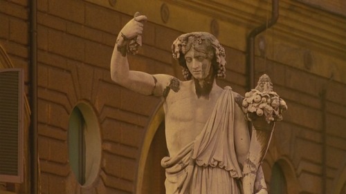 idowhatiwantplzmum: My Own Private Idaho, Gus Van Sant (1991).Rome, Italy. She’s in Rome, Ital