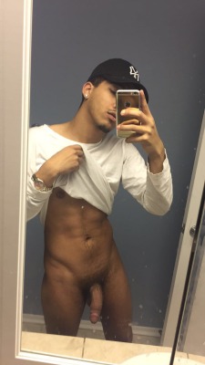 pornnextdoor: putovibes:   onmyfamousshit:  Nick’s ass tho😍😍  Hold up this dude apparently had hit me up multiple times on Grindr… if he’s not from Minnesota then I’ve been fuckin catfished for like years now… I never met up with him cuz