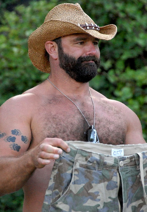 fhabhotdamncobs:  thickbear475:  Just a few Bears and Dads I have been hanging onto  ♂♂