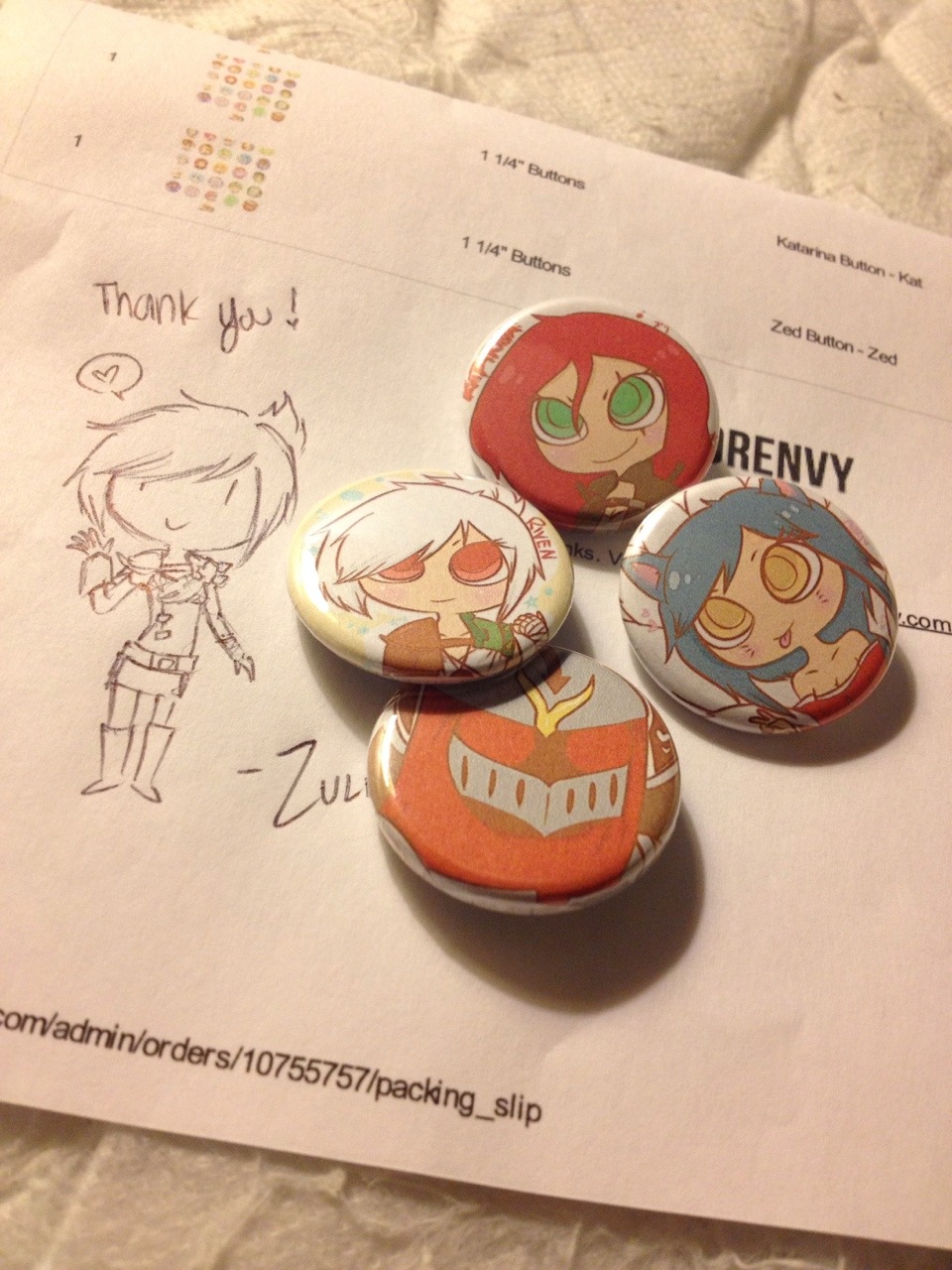 zelel-noir:  Omergawd my buttons from Zuli’s shop came in 