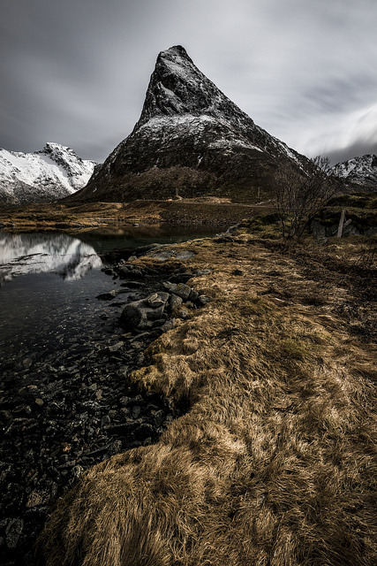 el-mo-fo-to:  nocturnal northern norway | lofoten archipelago A small collection of some of my favorite night photos from several trips to Norway’s Lofoten Islands. © Lorenzo Montezemolo / instagram / tumblr / website 