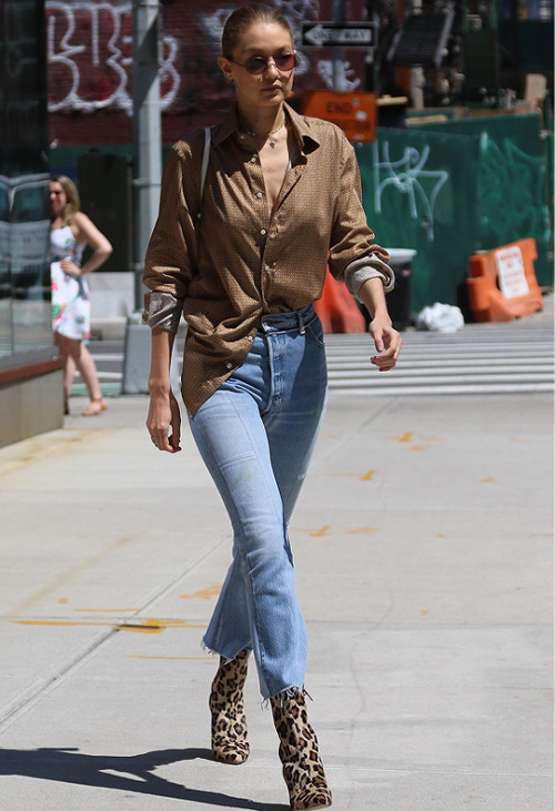 Gigi Hadid leaving her apartment in Manhattan, 18.07.17