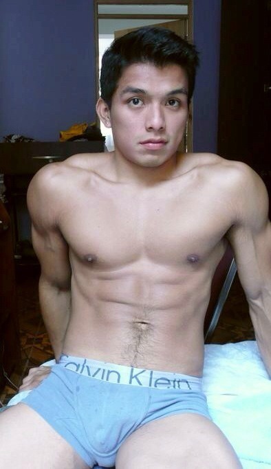 chacalovers:  SEXY LATINO !!Mira su galería completa aqui: http://chacales.weebly.com/chacales-latinos/sexy-chacalito-latino