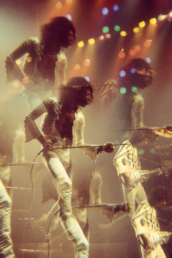 soundsof71: Queen: Freddie Mercury and Brian