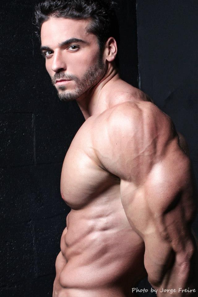 maleformandbeauty:  Domenic Mazzella. There’s no part of him I don’t like. 