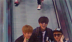 chwannie:  b1a4 at the airport. 