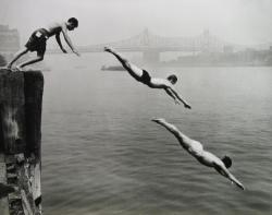 valscrapbook:  Divers, East River, 1948,