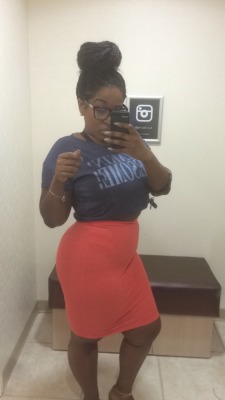 lebritanyarmor:  pencil skirts are my thing