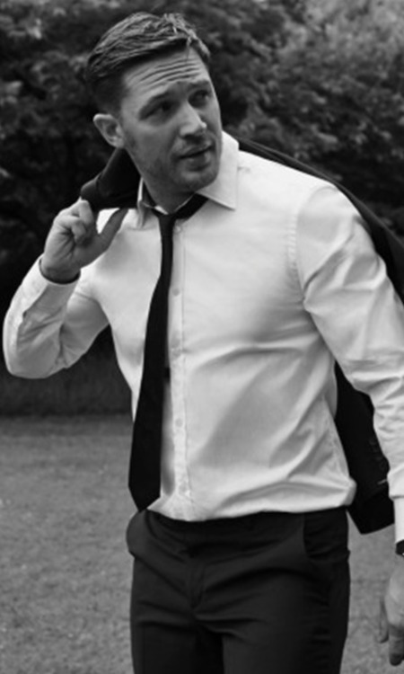 newnakedmalecelebs:  Tom Hardy naked scene