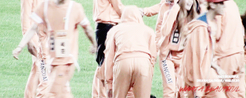 lisafire-blog1:  look at this fab jongin's ass ヽ(*⌒∇⌒*)ﾉ 