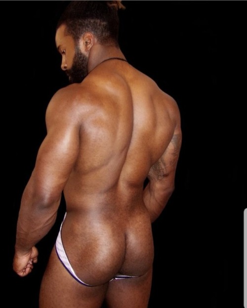 titaniumtopper:  chibruhman1963:THICK MUSCULAR BEEF CAKES https://titaniumtopper.tumblr.com/archive
