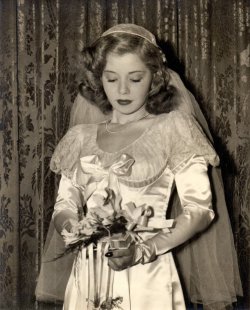 fifties-sixties-everyday-life:  1950s Bride