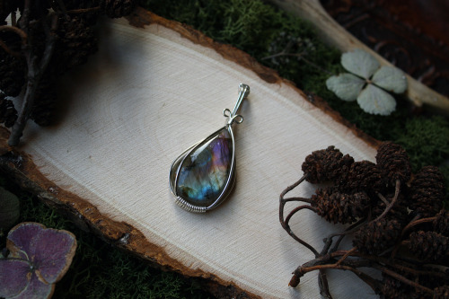 These are the most beautiful custom pendants I made for my shop Sedna 90377 this month.