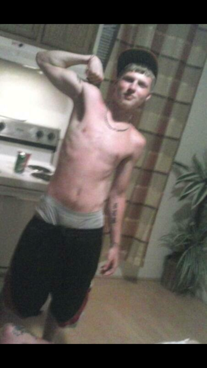 straightwhitethugs:  Follow us for the FunStraight Amateur Men- https://amateurstraightmen.tumblr.com/Straight