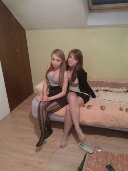 glasgaegurls: Who’s first? How about both at the same time!