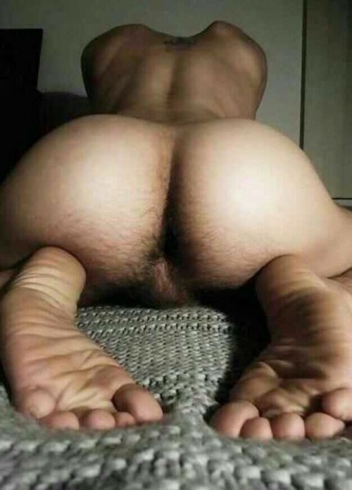 iloveazz89:  www.iloveazz89.tumblr.com  To submit pics send them to KIK: TOPJERZEE or email them to topjerzee@yahoo.com.