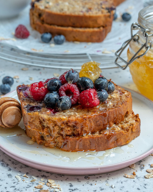 foodffs:  Healthy Blueberry Oatmeal Bread This healthy blueberry oatmeal bread is my new favorite breakfast… and dessert… oh yeah, snack too! Plus, it’s vegetarian, so I’m sure it will be your new favorite too!Follow for recipesIs this how you