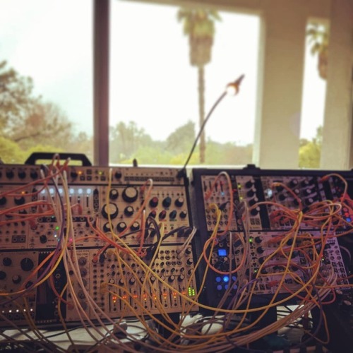 Winter Storm Patching #losangeles #rain #eurorack #modularsynth #patching #synthesizer (at Miracle M