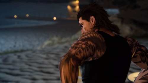 momo-of-the-turks:  How Prompto makes Gladio’s photos… he has really best shoot! 