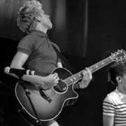 nouisaf-deactivated20200920:  Niall Horan and his guitars. 