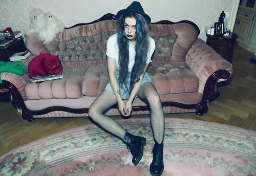 yourblackdiamond:  the-selfish-machinez:  acidic-child:  Grunge Blog†♡  Vote