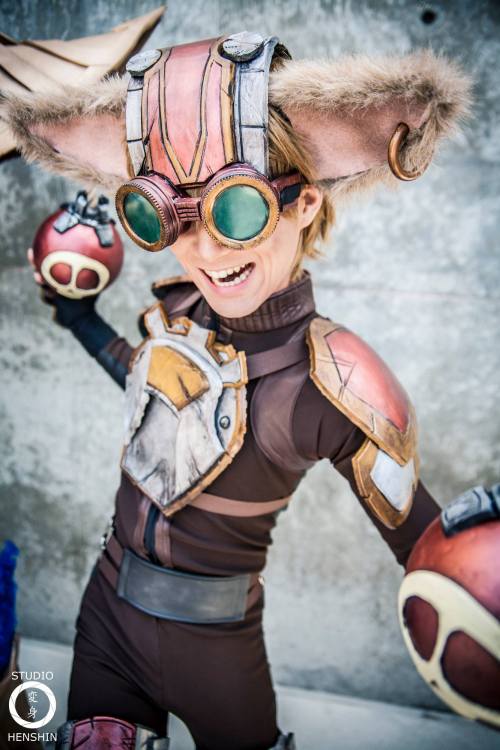 League of Legends : Ziggsmrdustinn as Ziggspn: Studio HenshinTaken at Fanime 2015