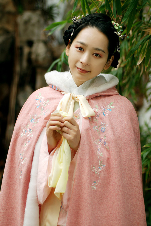 Chinese hanfu collection, winter cloaks, by 清辉阁( Qinghuige )