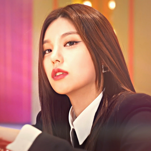 itzprofilez:hwang yeji of itzy˚₊· ͟͟͞➳❥