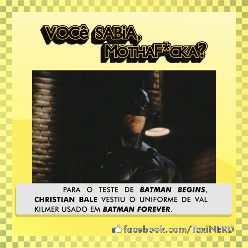 Christian Bale com o uniforme do Batman de Val Kilmer Curta: facebook.com/TaxiNERD