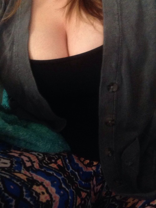 laurbaurbaby:  Boobs 😊😍