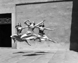 lonequixote:  Three Dancers, Mills College