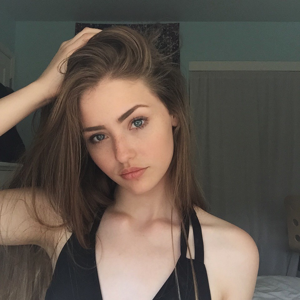 emmarainworks:  faebee:  sluttyyscorpio:  I’m wearing a bathing suit but no where