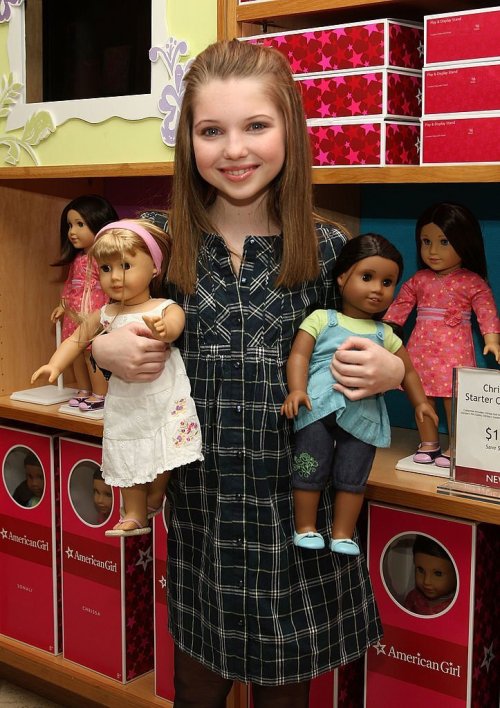 American Girl Doll Actresses + their Dolls (5/?)↳ Samantha “Sammi” Hanratty (Chrissa Max