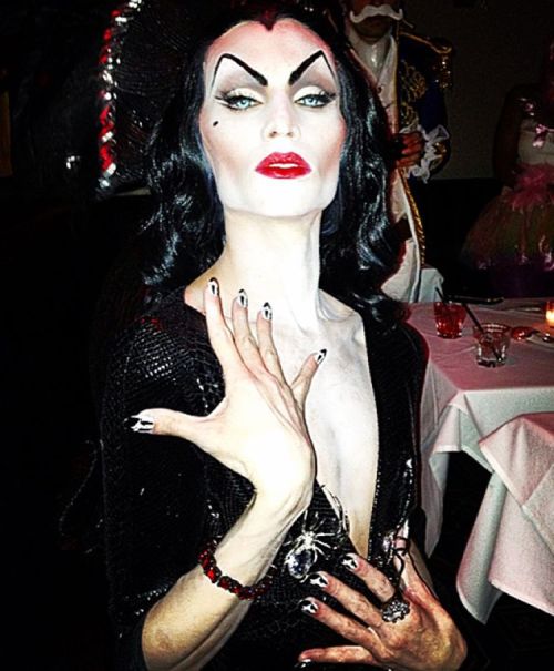 ✨☠☠✨#flashBak #VAMPIRA #THEBLONDS