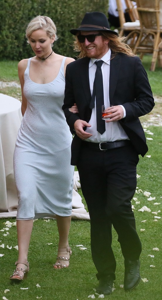 celebritiesuncensored:  Jennifer Lawrence pokies at Laura Simpson’s wedding in