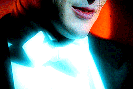 stabbybabz:  Oswald Cobblepot + Pride colors  @ashamedofmybrain