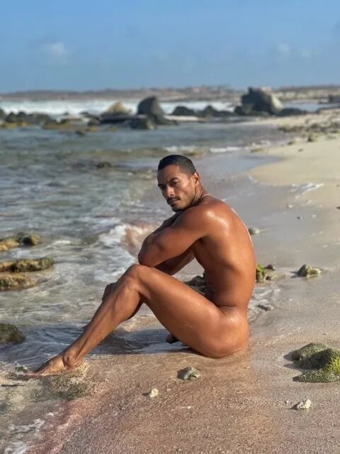 visionsofwetdreams:  dobrahreloaded:  Alexander Ortega Borja by Carlos González